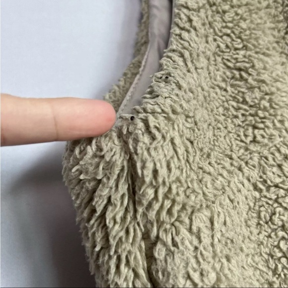 Patagonia Women Sz M Los Gatos Vest  Beige Fleece Fuzzy Deep Pile Full Zip Logo - Picture 8 of 14
